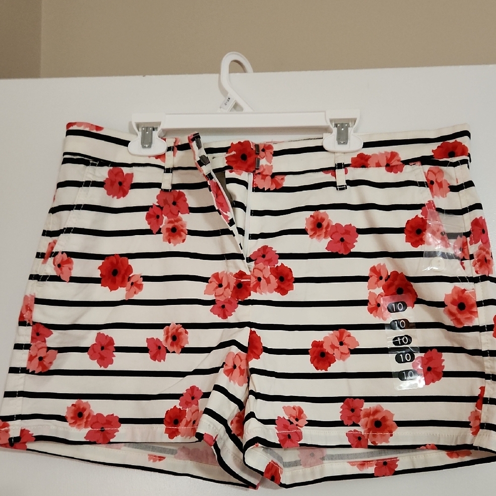 Elle Black and White Striped Floral Women's Shorts